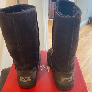 Loved Tall brown suede boots, worn few times, Sz 5